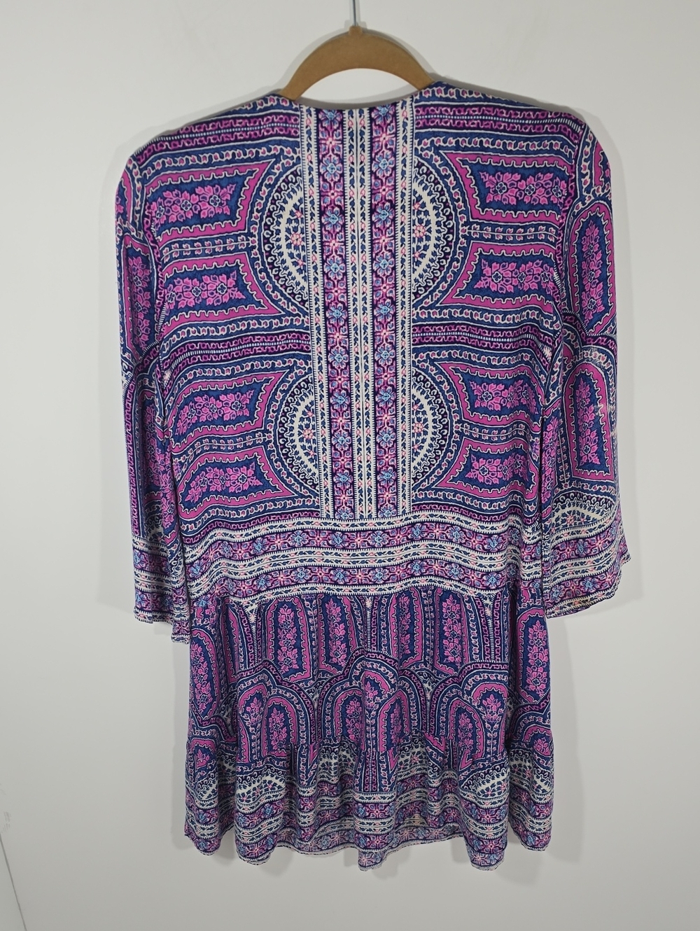 {BCBGMAXAZRIA} Dahlia Dress Fuchsia Combo - SIZE SMALL - Picture 4 of 15